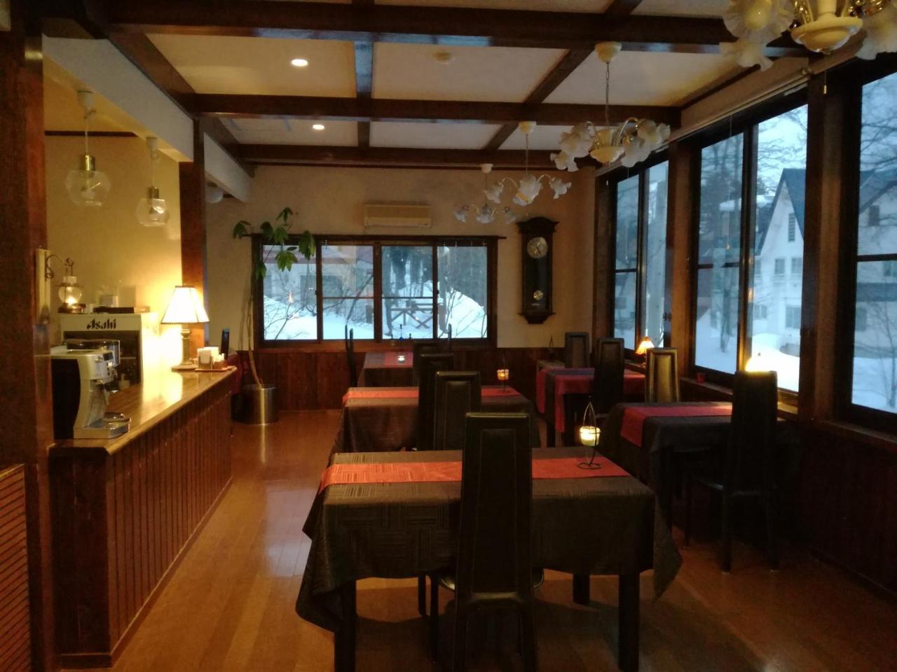 Hakuba Vivaldi Hotel Buitenkant foto