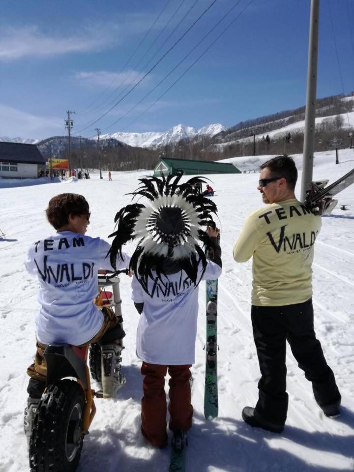 Hakuba Vivaldi Hotel Buitenkant foto