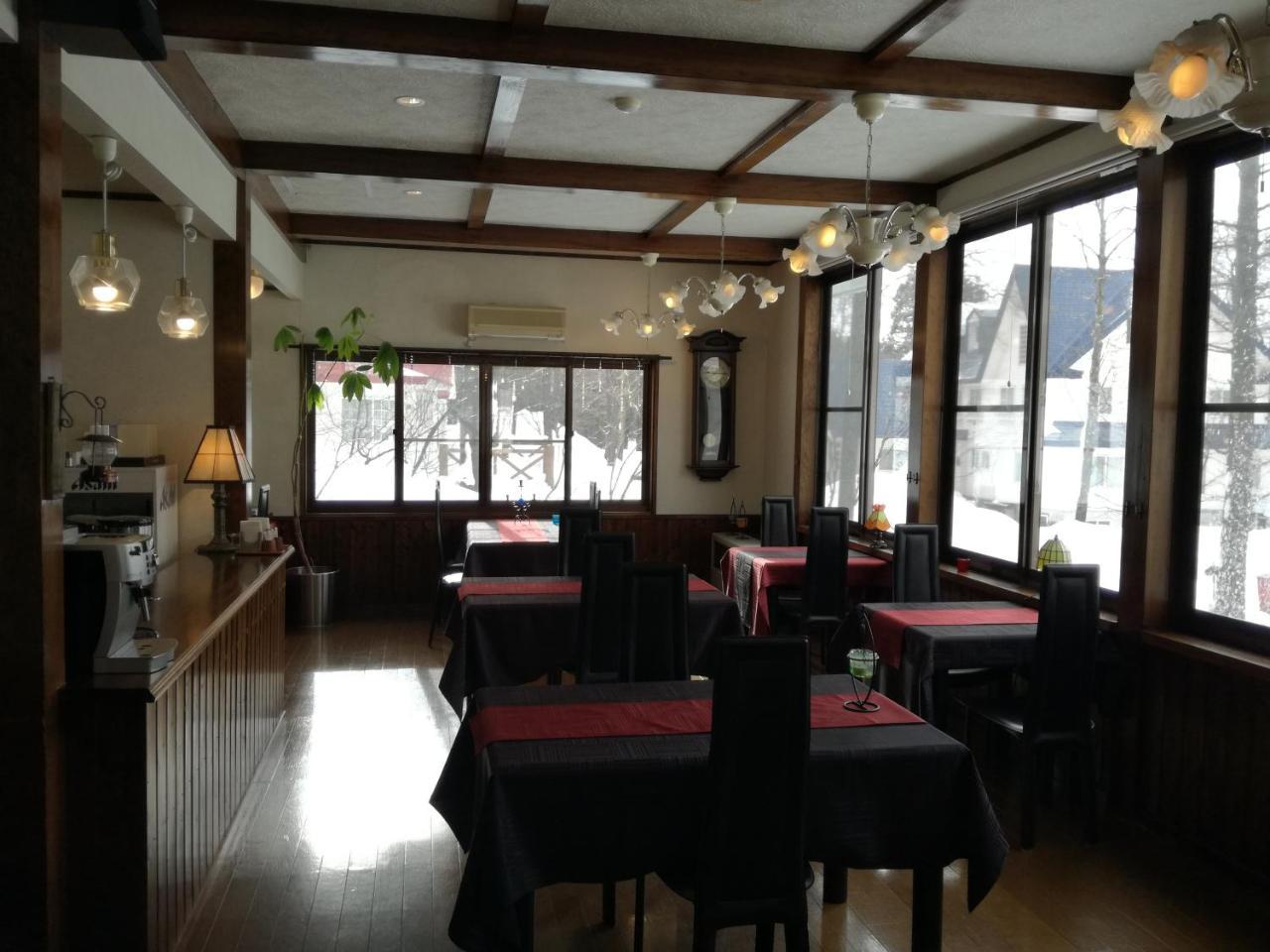 Hakuba Vivaldi Hotel Buitenkant foto