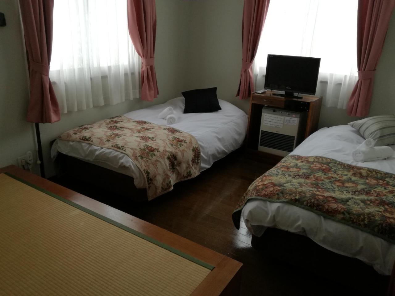 Hakuba Vivaldi Hotel Buitenkant foto