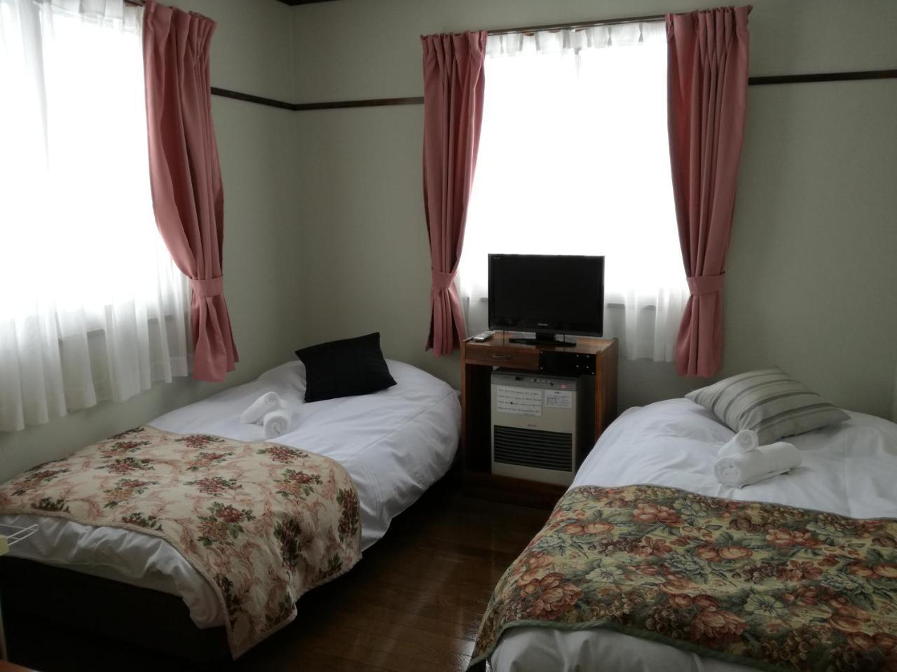 Hakuba Vivaldi Hotel Buitenkant foto